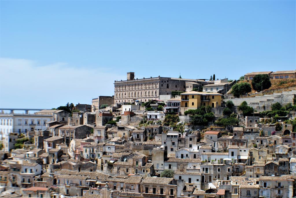 Modica Castle Villa Bagian luar foto